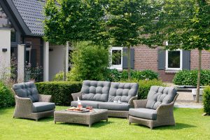 4 Seasons Outdoor Valentine Lounge Set with Footstool | Garden Furniture Online