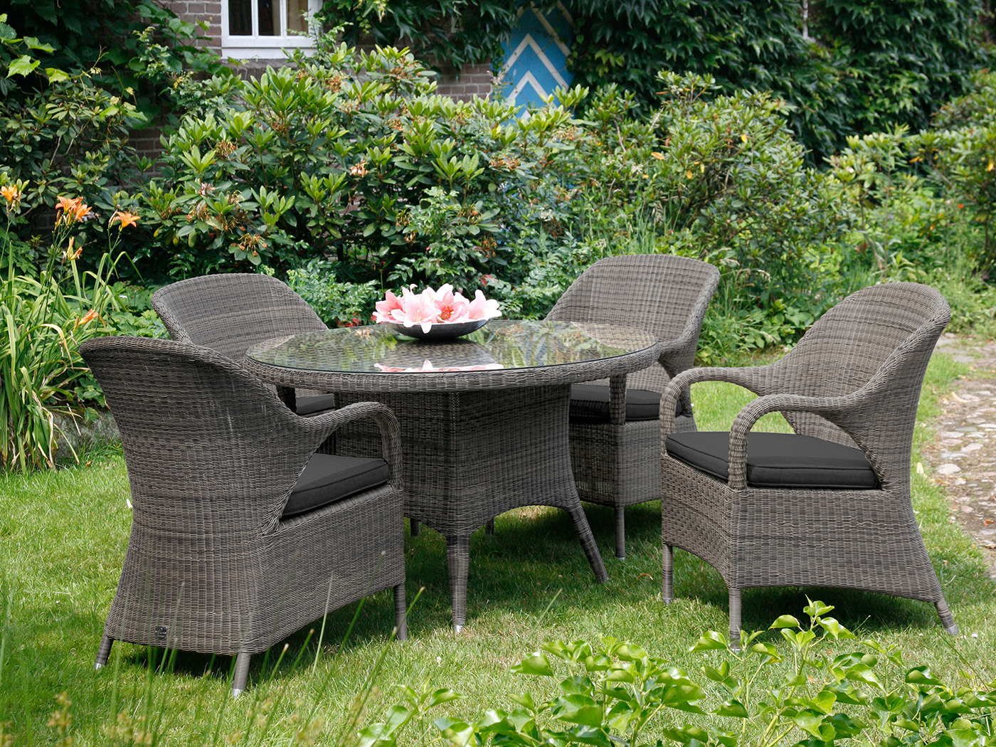 4 Seasons Outdoor Sussex 120cm 4 Seat Dining Set in Polyloom Pebble