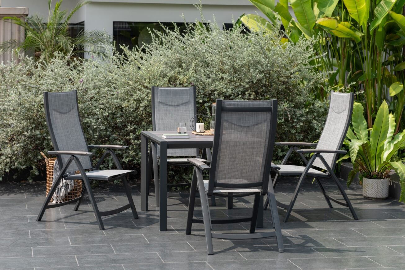 LifestyleGarden Urbanite Panama Dark 4 Seat Reclining Dining Set