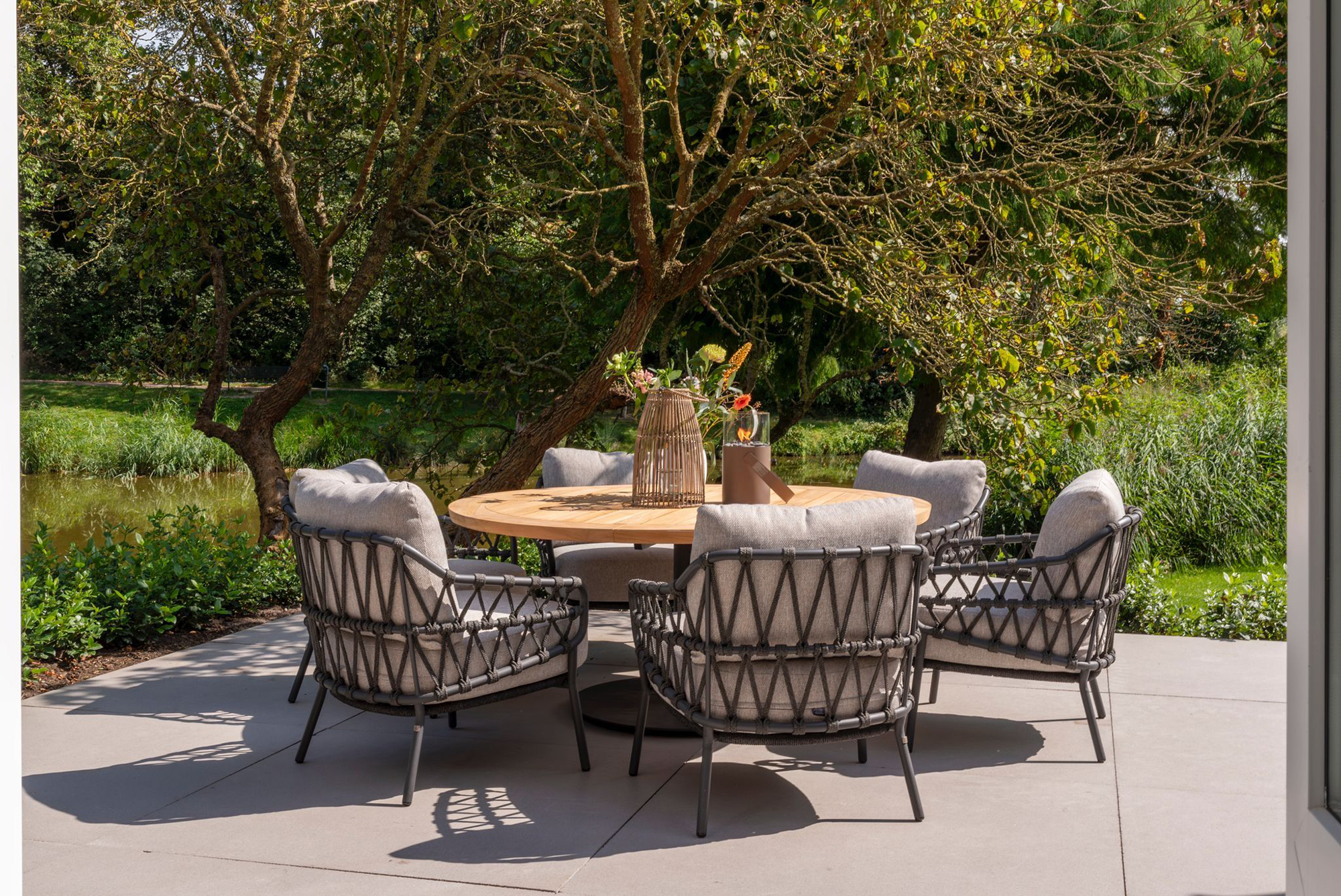 4 Seasons Outdoor Calpi 6 Seat Round Low Dining Set